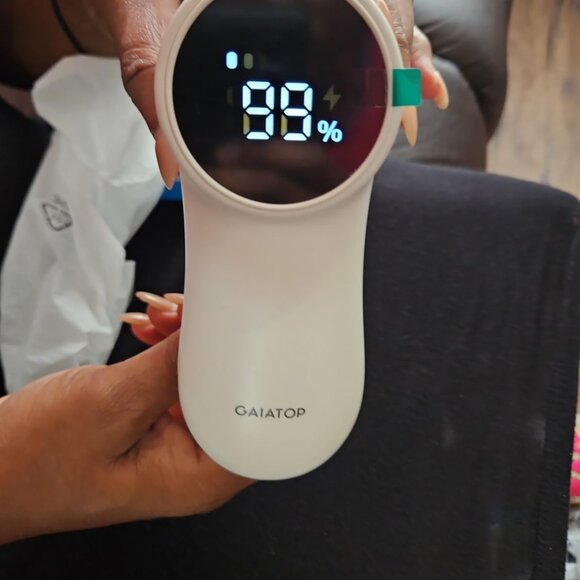 Fabric Shaver, Rechargeable Lint Remover with Digital Display - Picture 8 of 10